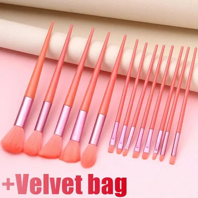 Your key to flawless makeup in one set.